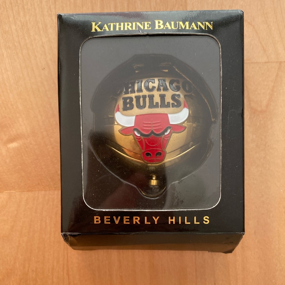 Katherine Baumann of Beverly Hills Chicago Bulls pocket mirror/pill box.